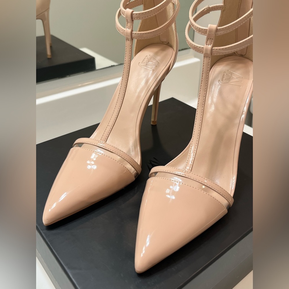 Women's Pumps - Nude EUC
